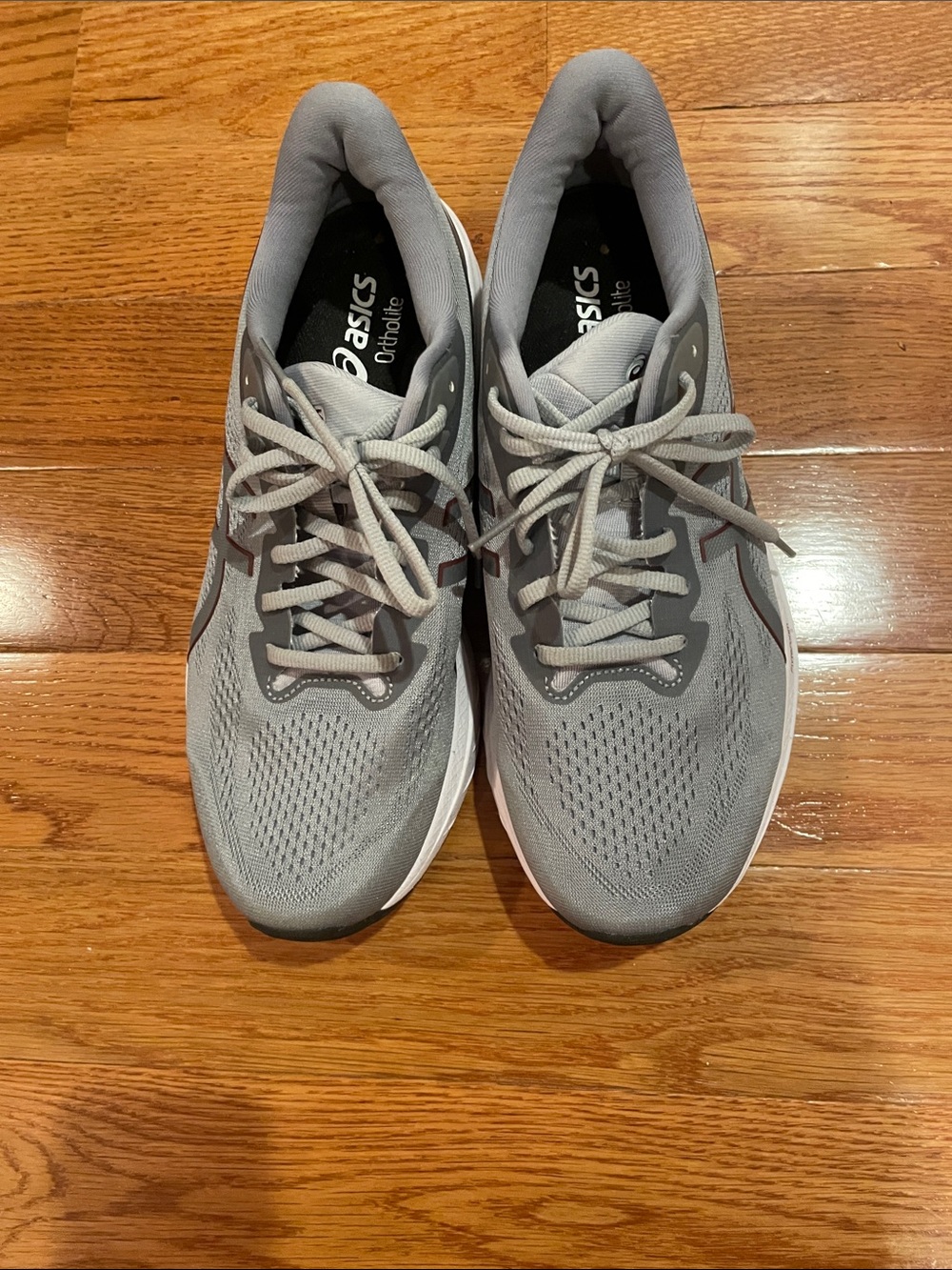 Men’s Asics Light Gray Mesh Running Shoes
